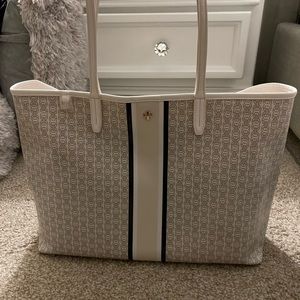 NWT Tory Burch Ivory Gemini Link Tote